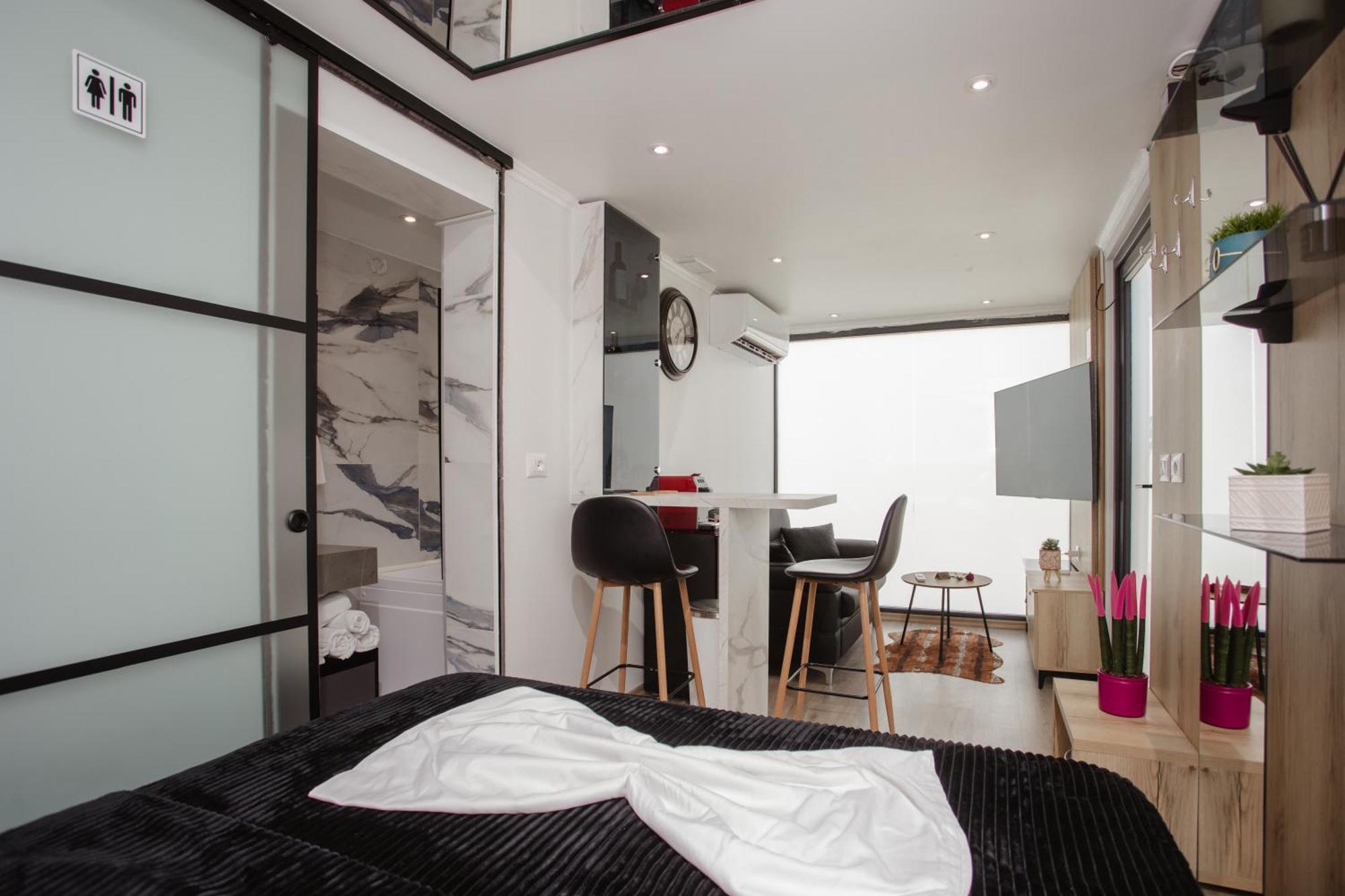 הוילה 446 Tiny House Shiroke מראה חיצוני תמונה