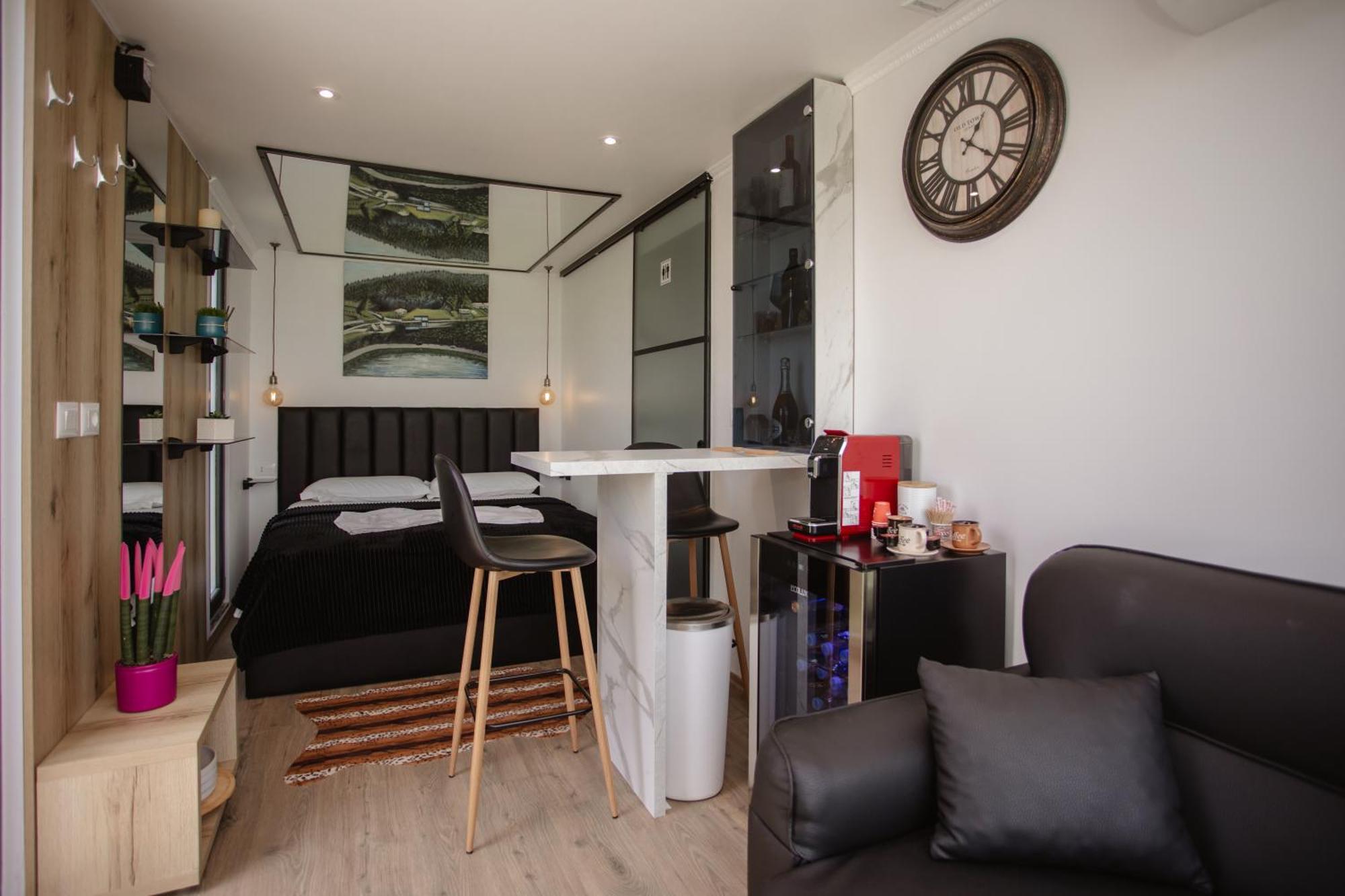 הוילה 446 Tiny House Shiroke מראה חיצוני תמונה