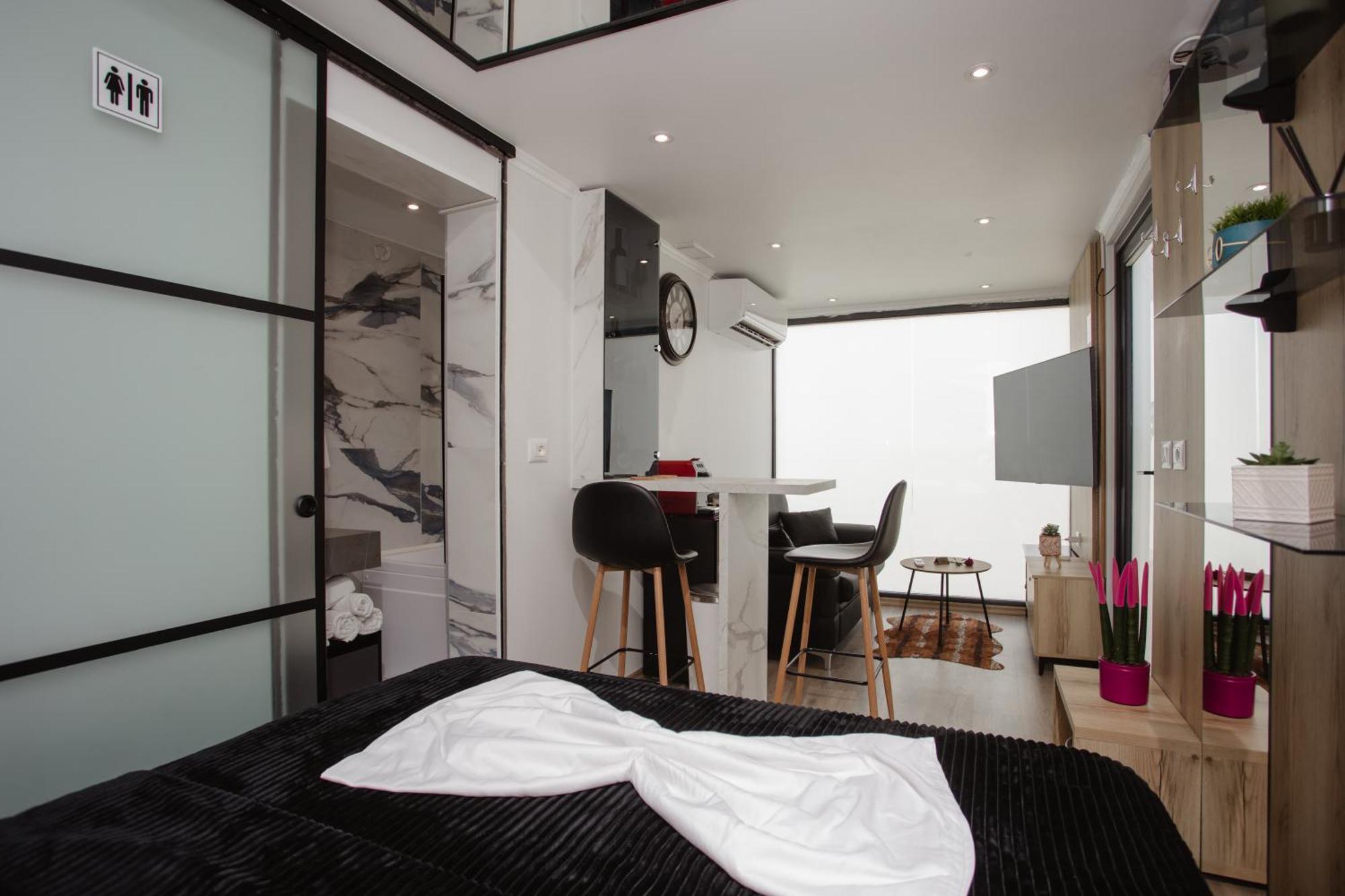 הוילה 446 Tiny House Shiroke מראה חיצוני תמונה